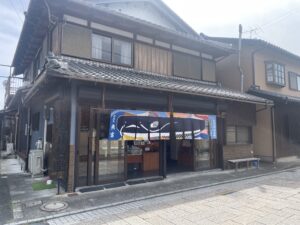 琵琶湖の恵みと伝統を守る魚富商店：滋賀の味わいを堪能する