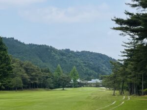 滋賀湖南の緑豊かな甲賀カントリークラブでのゴルフ体験