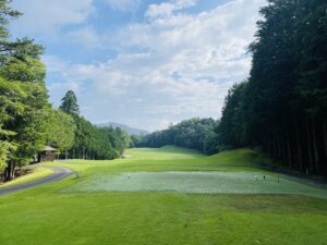 大津カントリークラブ 東コース（南郷・天ヶ瀬 18ホール）「広大な林間コースで贅沢なゴルフライフを堪能」